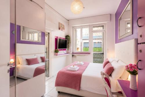 Stylish 8-Bed Home near Duomo ideal for Groups Families with terrace garden parking