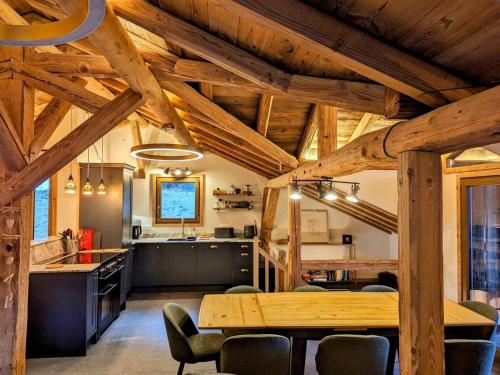 Beautiful, quality spacious apartment with easy access to ski slopes