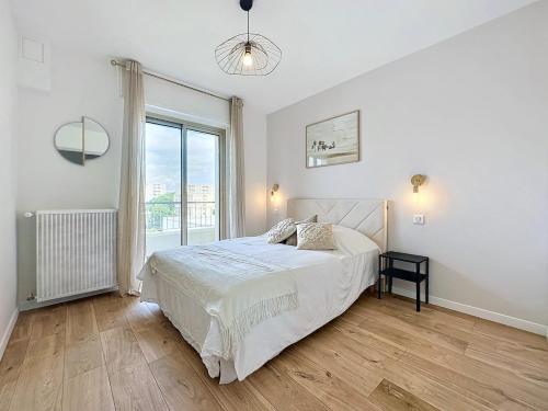 Superbe Appartement 6 personnes - Terrasse vue mer à Antibes - Climatisation - Parking Privé