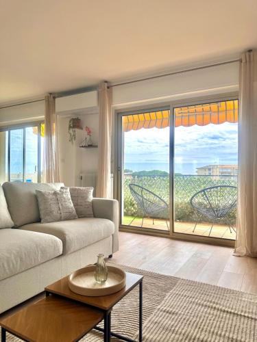 Superbe Appartement 6 personnes - Terrasse vue mer à Antibes - Climatisation - Parking Privé