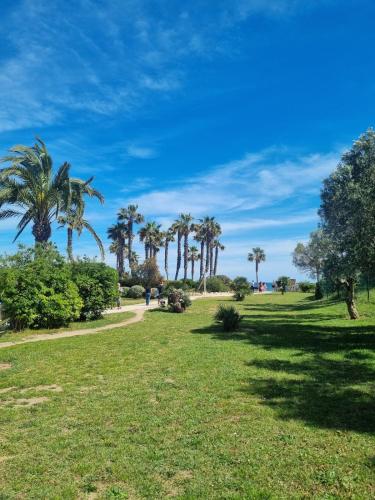 T4 Pro et Famille - Plage - Base Nature - Tout à pied - Parking - Commerces