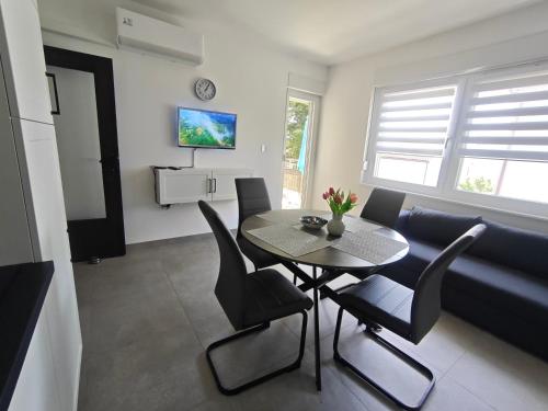 Apartment Višnja