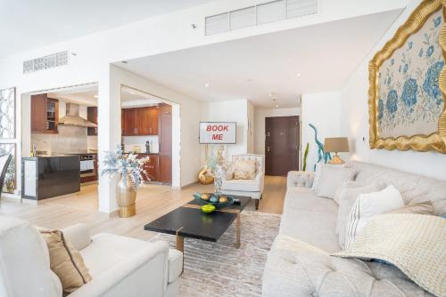 Free housekeeping visits during your stay - StayShort - Downtown Dubai sleeps 4 close to Burj Khalifa