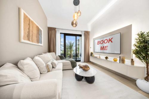 Free housekeeping visits during your stay - StayShort - Contemporary 2 Bed Retreat in Meydan for 6
