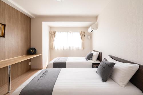 Akino Inn, New Apart ment Hotel, Japanese Style, 2BR with Large Balcony, Private Bath and Separate Toilet, Sleeps 5, 3-Min Walk to Tengachaya St ation, Direct Access to Kansai Airport, Near Namba and Tsutenkaku