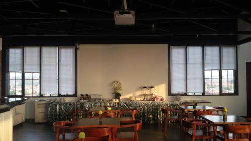 Green Eden Hotelにあるレストランまたは飲食店