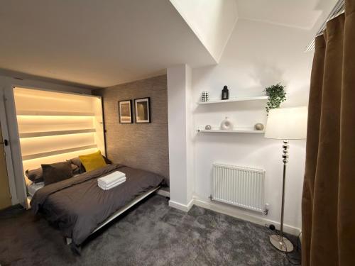 Luxury Rooms - Pick a Room - Free Parking & Kitchen Access, Near Etihad Stadium, The Coop Live & Piccadilly Station, Manchester photo 101