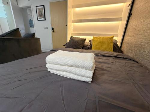 Luxury Rooms - Pick a Room - Free Parking & Kitchen Access, Near Etihad Stadium, The Coop Live & Piccadilly Station, Manchester photo 118