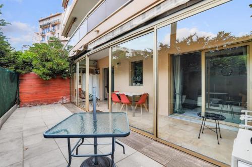 T2 - terrasse & véranda à 10 mn a pied de la plage