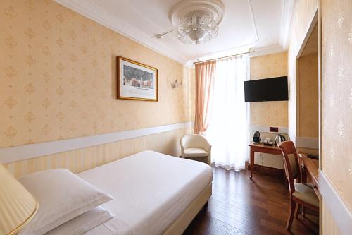 Phi Hotel Principe — Photo of the whole room