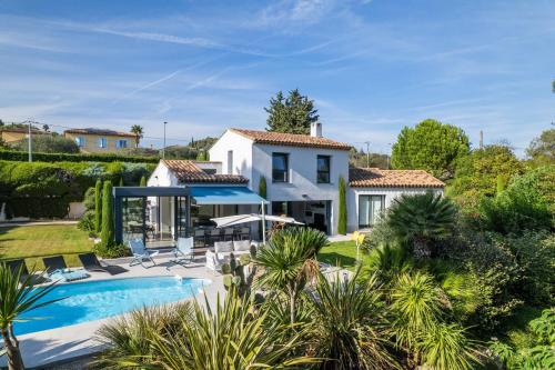 Villa 150sqm Pool & petanque court !