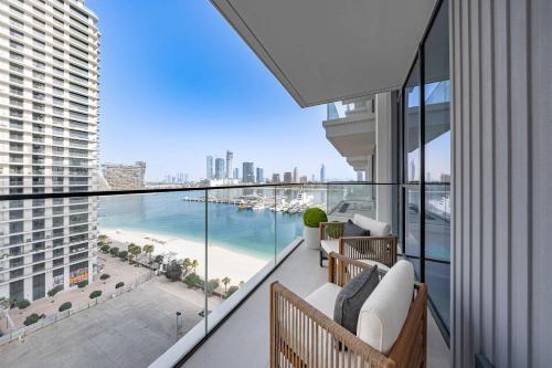Free housekeeping visits during your stay - StayShort - Beach Front 1 Bed that Sleeps 4 with Amazing Views