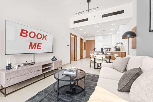 Free housekeeping visits during your stay - StayShort - Sophisticated JVC Apartment Sleeps 4 with Balcony