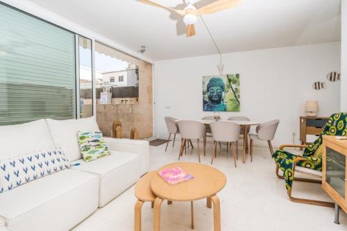 Mediterranean Vibes by the Beach in Jávea Port with Pool