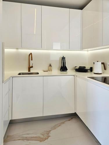 Royal Beachfront - premium sea view apartment