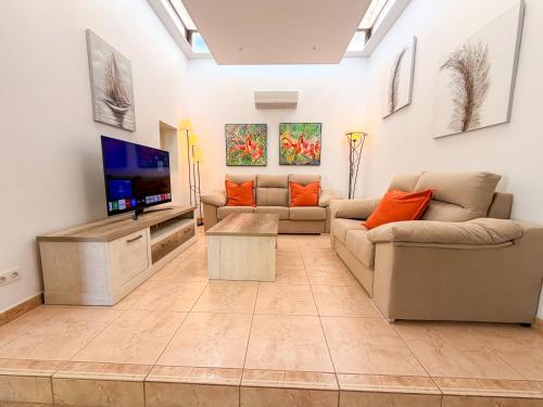 Playa Blanca - Villa Vista Oceana - Stunning 5 Bedroom Modern Villa with Private Heated Pool and Ocean Views