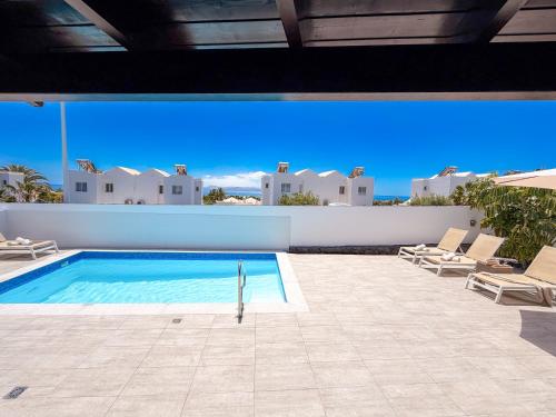 Playa Blanca - Villa Vista Oceana - Stunning 5 Bedroom Modern Villa with Private Heated Pool and Ocean Views
