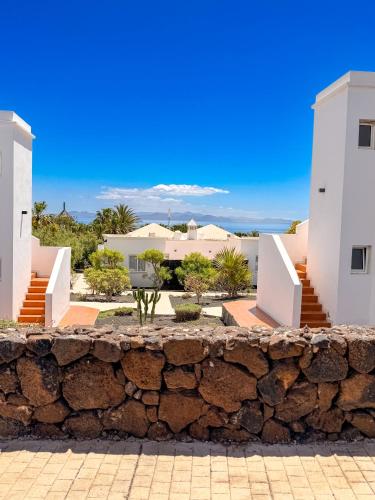 Playa Blanca - Villa Vista Oceana - Stunning 5 Bedroom Modern Villa with Private Heated Pool and Ocean Views