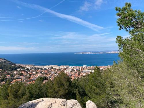 Beachfront apartment - Appartement bord de mer