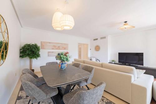 Top floor apartment first line Golf Torrequebrada