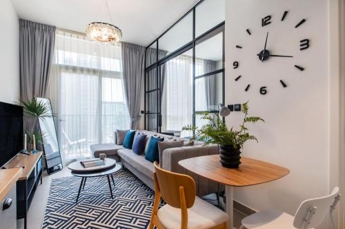 Charming & Entertaining 1BR in Dubai Hills