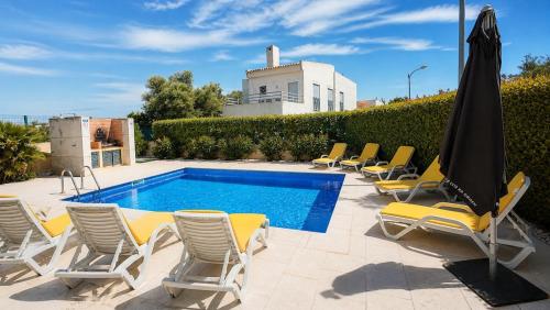 LINDA Oura Beach 4BR Villa 10 New for rent!