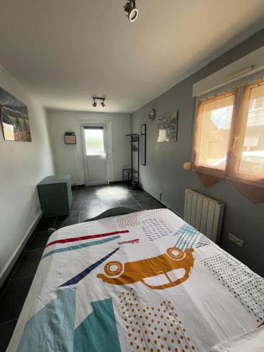 Chambre indépendante proche du circuit des 24h