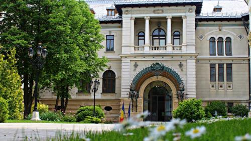 Le Blanc Cotroceni Hotel — Garden view