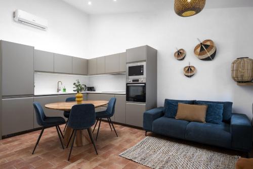 Trevo Laranja - Traditional House by HD