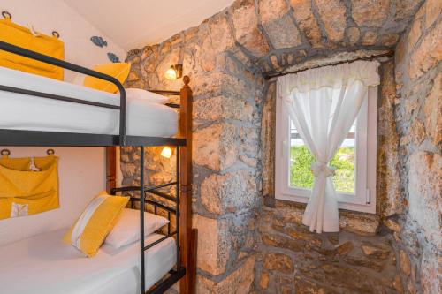 Charming stone house INES - family holiday in countryside