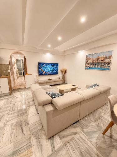 Quiet Private Apartment - 2min Train Station - 5min Palais Croisette - Private entrance photo 26