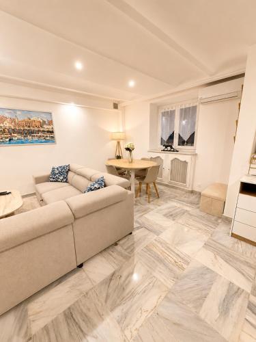 Quiet Private Apartment - 2min Train Station - 5min Palais Croisette - Private entrance photo 25