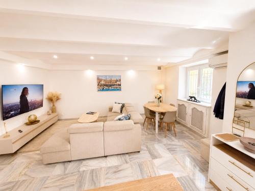 Quiet Private Apartment - 2min Train Station - 5min Palais Croisette - Private entrance photo 18