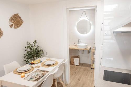 Modern Loft near Roig Arena