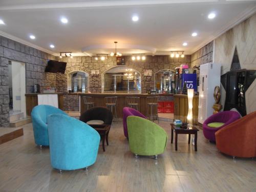 Ο χώρος του lounge ή του μπαρ στο Hotel Saphir