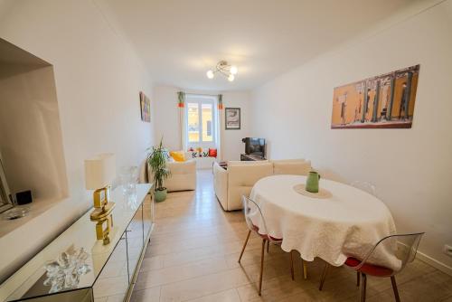 Port Lympia lovely Apartment with Balcony & AC