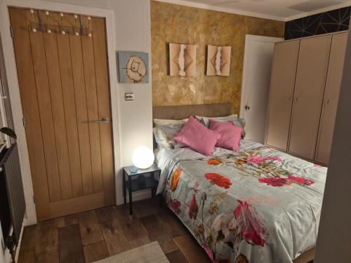 Brighton Garden Boudoir, Free Parking, animals welcome on request for a daily fee photo 3