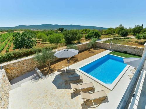 Natura with pool Comfortable holiday residence
