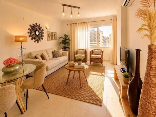 Elegant Beachfront Stay- Ocean View Balcony & Garage