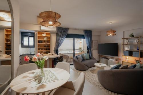 1BR Brand New Suite, Private Parking, Near Metro