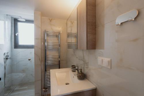 1BR Suite Apt, City Views, Metro, Pvt Parking