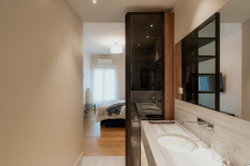 Bright & Luxurious 3BR Suite Near Metro By Museum