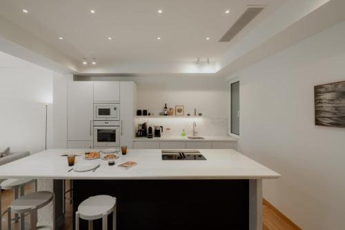 Bright & Luxurious 3BR Suite Near Metro By Museum