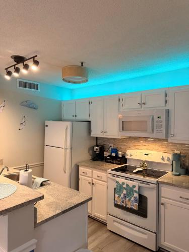 The Salty Turtle-Myrtle Beach Resort-Ocean View-2BD 2BTH photo 17