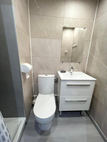 AS27185-Studio cabine à 200m plage avec parking et clim