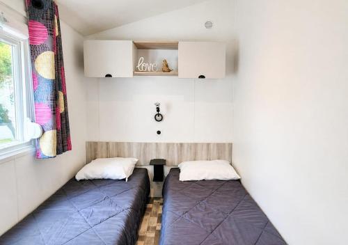 Le Côté Lac Mobil Home Climatisé Piscine Camping 4 étoiles Homair La Presqu'ile du Barcarès