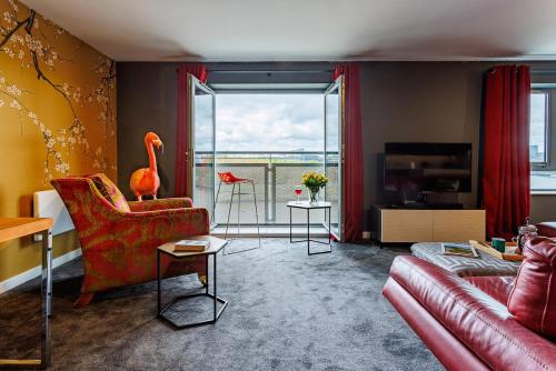 6 guests 3 bedrooms 3 beds 3 baths
