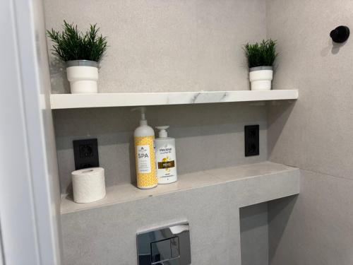 HABITACIONES con BAÑO LOS TILOS - CERCA de ESTACION BUS Y AVE