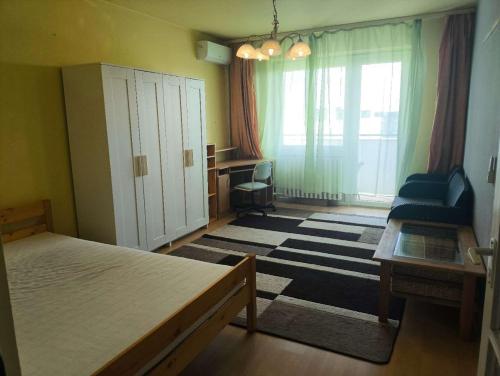Bright private room in a shared apartment in the heart of Budapest near Puskas Arena