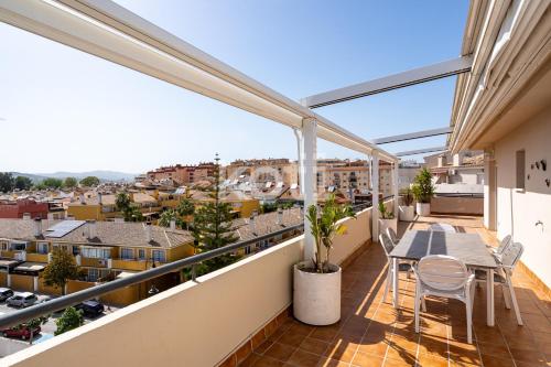 Terraza y Piscina - Koti Rentals - Ático Margarita